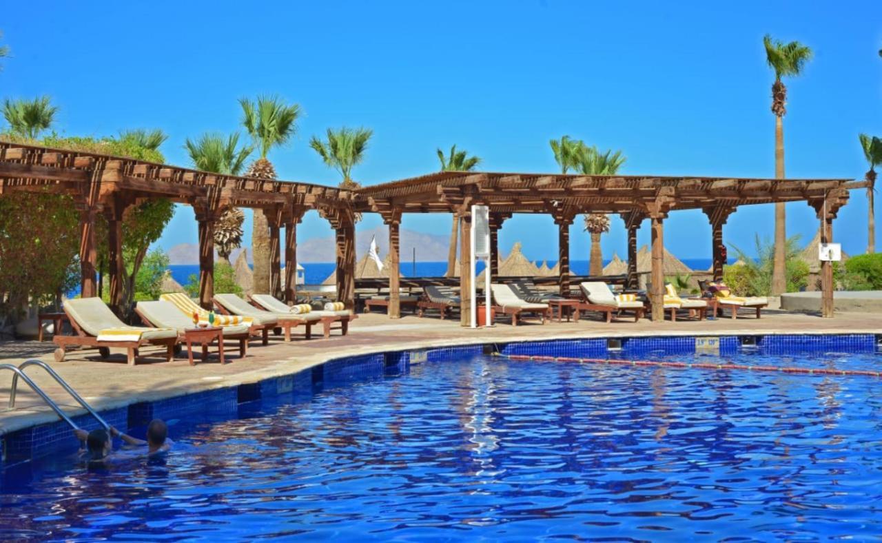 Sheraton Hotel, Resort, & 4*