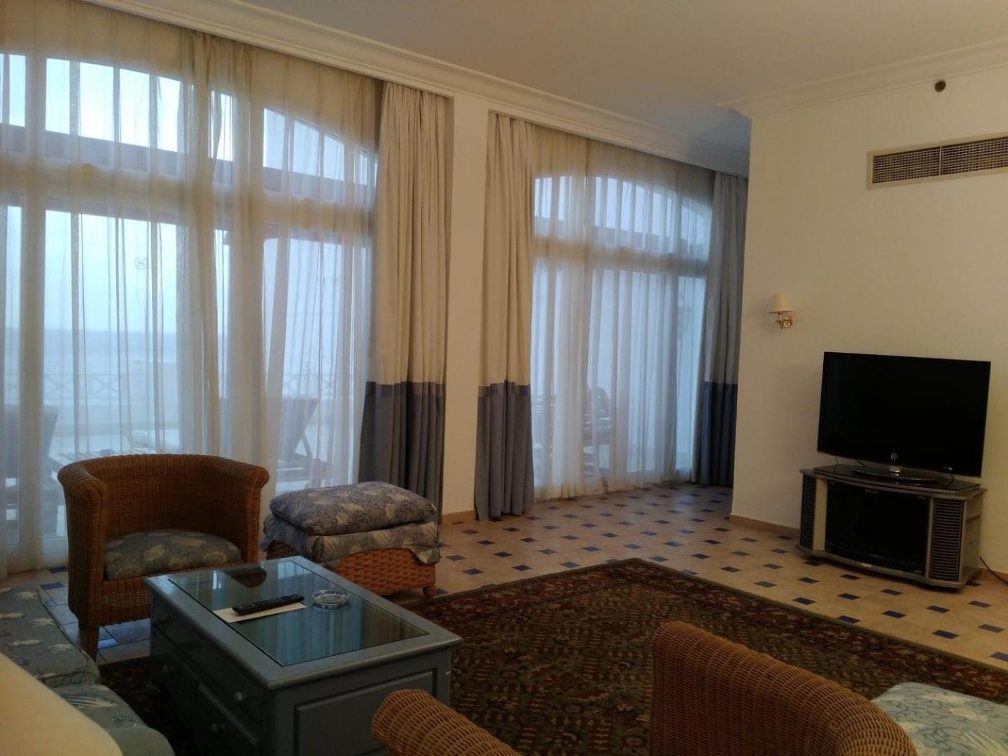 Sheraton Hotel, Resort, & 4*