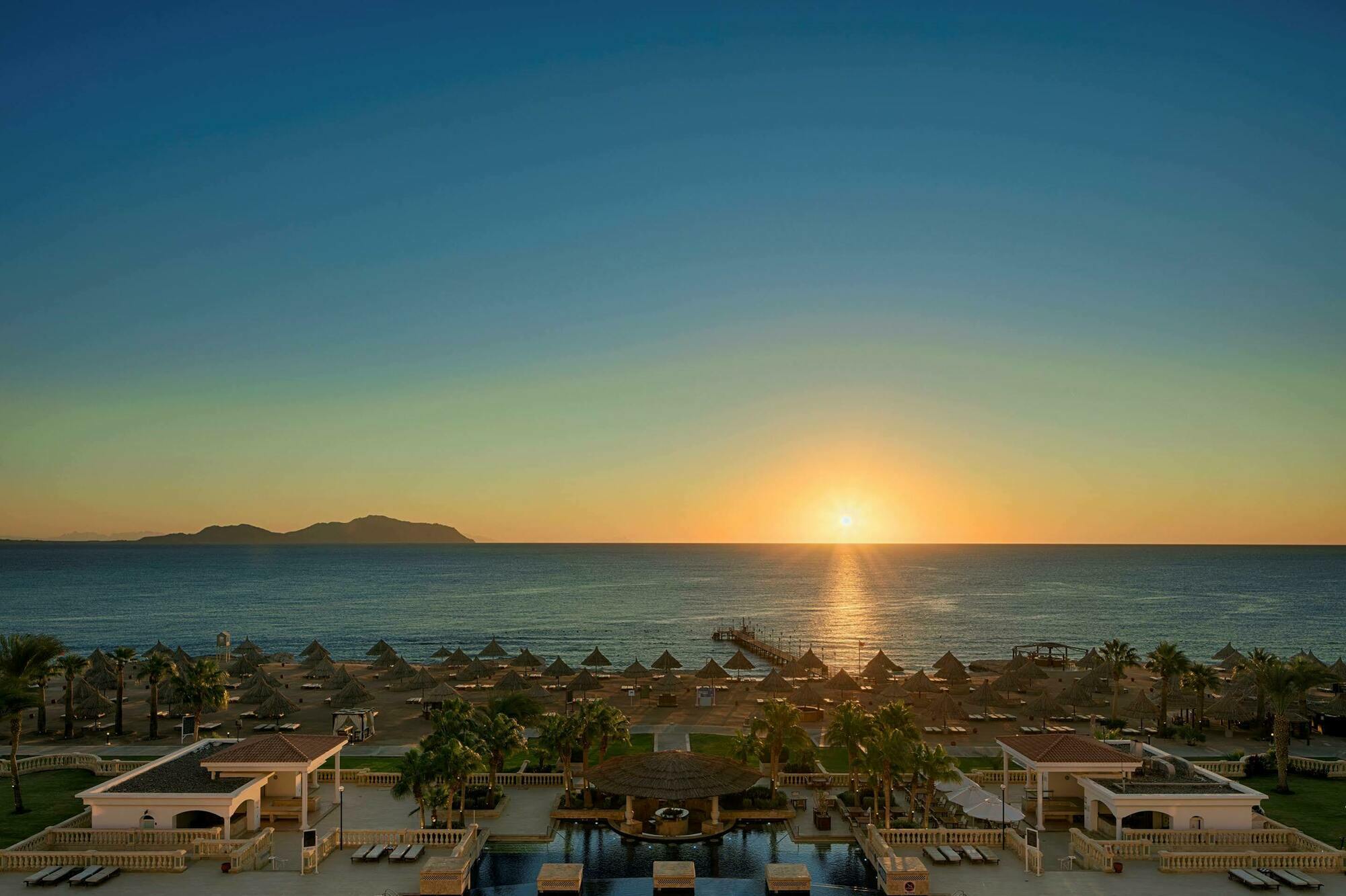Sheraton Hotel, Resort, & Resort 4*